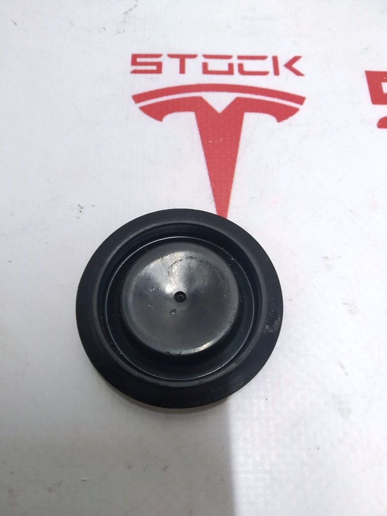4 1037078-00-A Tesla 모델 S, 모델 S REST 1037078-00-A의 하체 용 플라스틱 캡